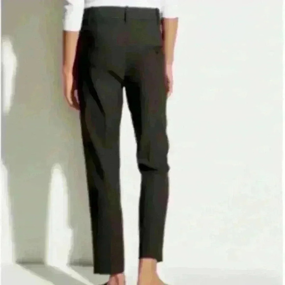 Vince- Wool Blend Slightly Cropped “Tapered Leg Trouser”  Dark Navy Size 6 EUC! - Picture 3 of 7